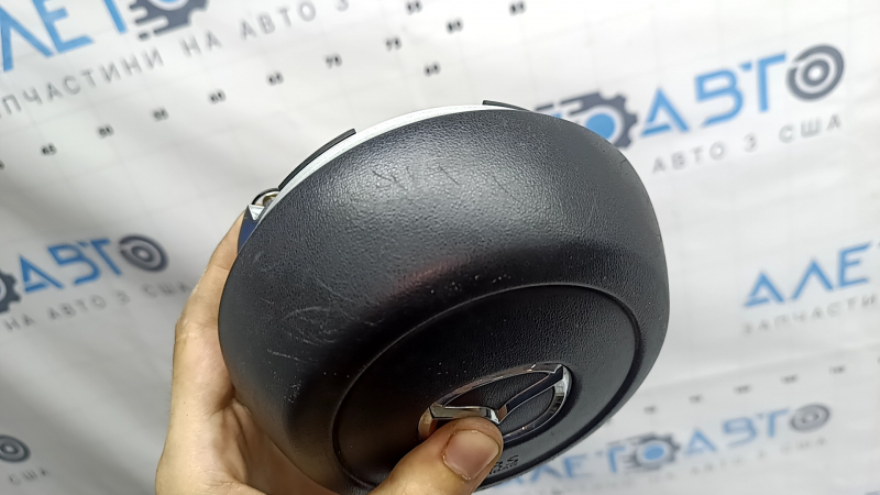 Mazda 3 19-26 black steering wheel airbag, type 1 scratches