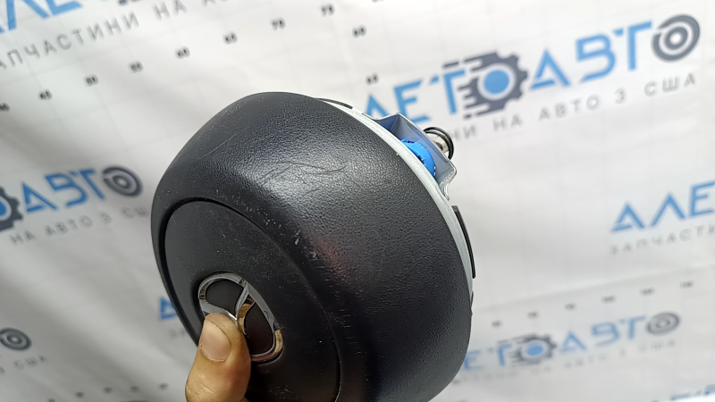 Mazda 3 19-26 black steering wheel airbag, type 1 scratches