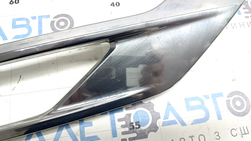 Front bumper molding, chrome, lower right, Mitsubishi Outlander 22-26, chrome, under fog lights, chips