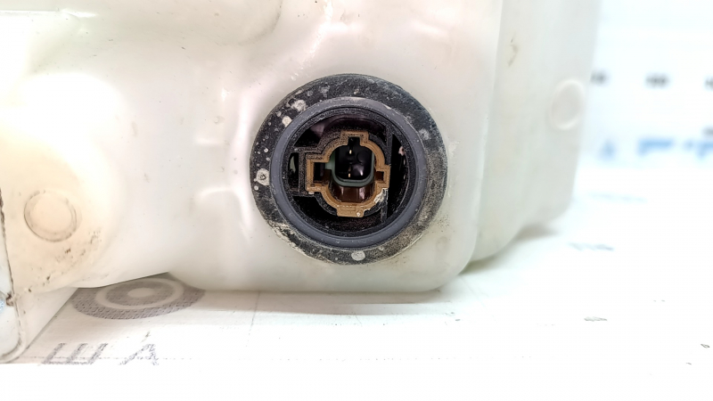 Mazda 3 19-26 washer reservoir with sensor, Japan-built, with sensor, without filler neck and motors