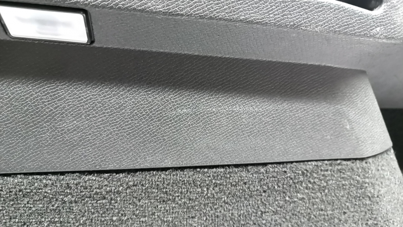 Left arch trim for Volvo XC90 16-26 (2 rows), black, scratches