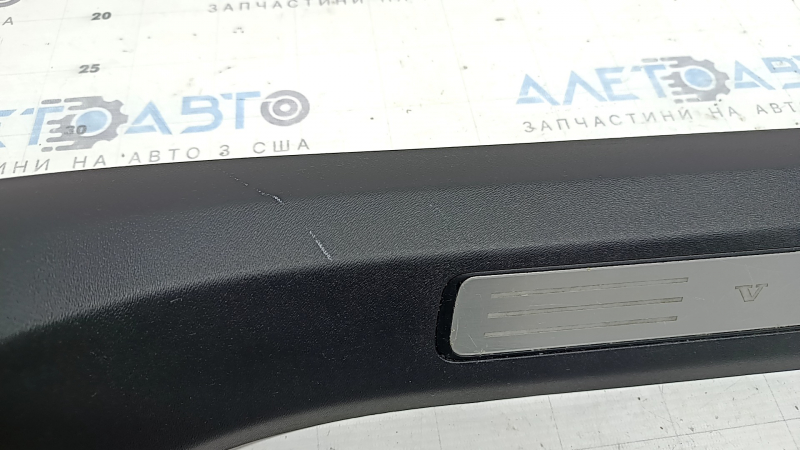 Volvo XC90 16-23 black front left inner door sill with chrome insert, scratches