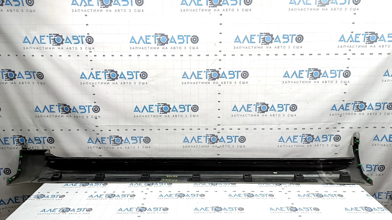 Right side sill for Volvo XC90 16-26 with seal, silver, scratches, chips