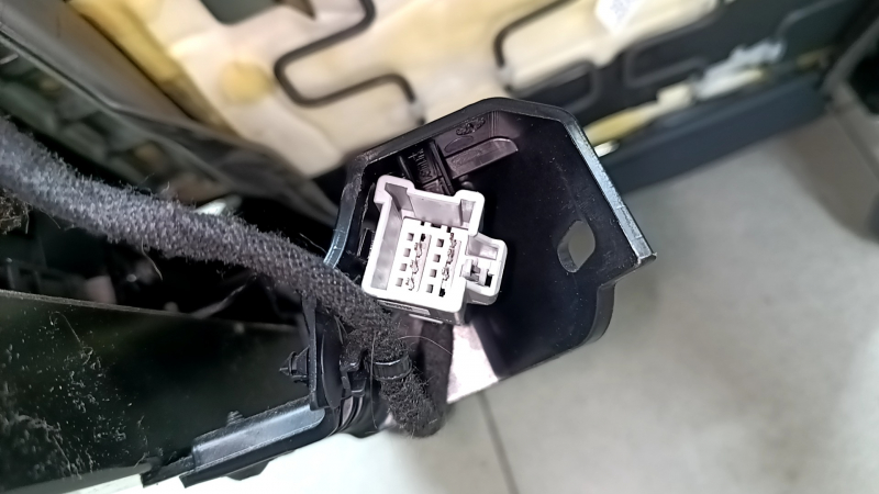 Rear seat right 2nd row Volvo XC90 16-22 black leather, for 2 rows