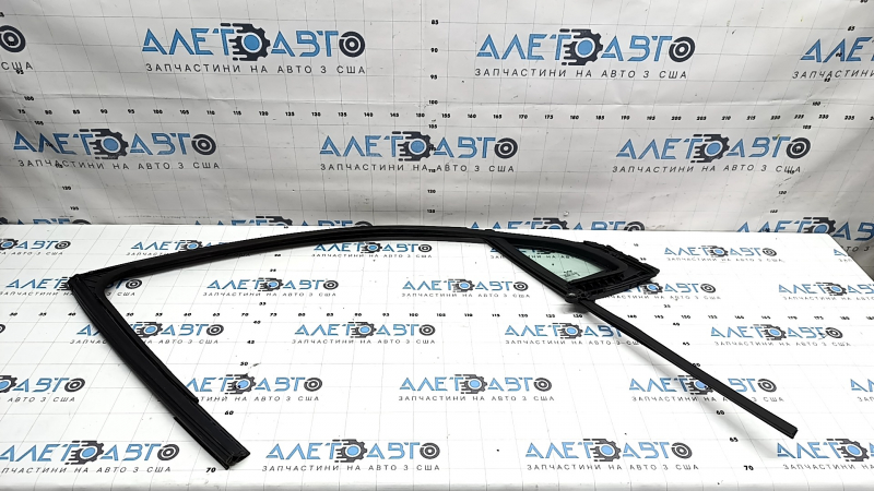 Triangle door glass with seal, front left, Kia Sportage 23-26, sooty
