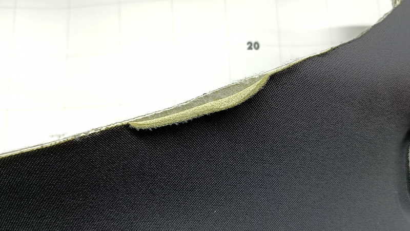 Volvo XC60 21-24 headliner for panoramic windows, black, with speaker grilles, edge peeling off