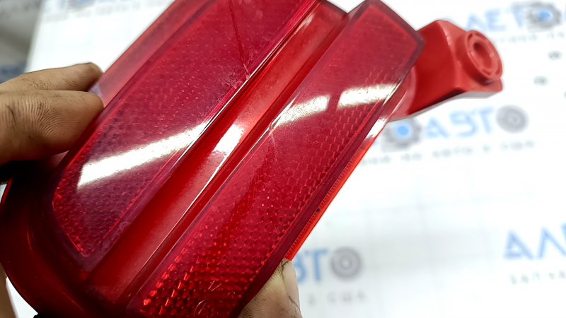 Left rear bumper reflector for Kia Sportage 23-25 X-Line, X-Pro, chip, scratches