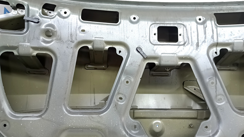 Kia Sportage 23-26 electric trunk door, green JUG, dented, covered in soot