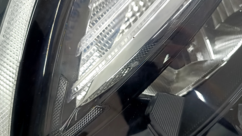 Kia Sportage 23-24 halogen+LED front left headlight, reflector lamp with MFR, X-Line, X-Pro, with mounts, peeling paint, scuffed