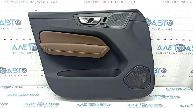 Black front left door panel for Volvo XC60 18-26, armrest and insert in brown Nappa leather, with Harman Kardon trim, tears, scratches, needs cleaning