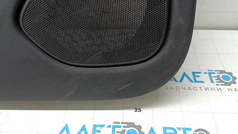Black front left door panel for Volvo XC60 18-26, armrest and insert in brown Nappa leather, with Harman Kardon trim, tears, scratches, needs cleaning