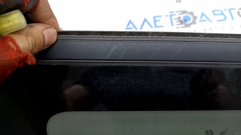 Rear left window, blind glass, Kia Sportage 23-26, matte black, tinted, worn