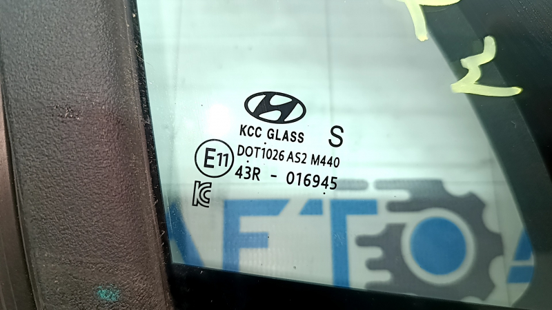 Triangle door glass with seal, front right, Hyundai Santa Fe 24-26