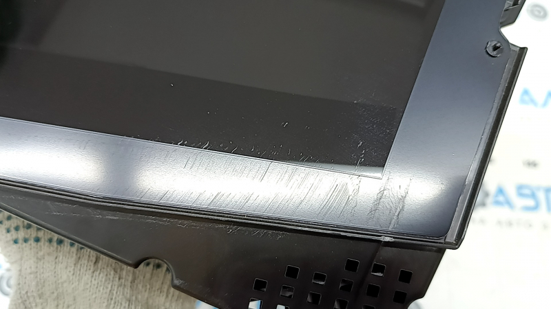 Projection on the windshield of a Volvo XC60 18-26 scratches