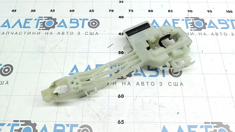 Front left door handle mechanism Hyundai Santa Fe 24-26