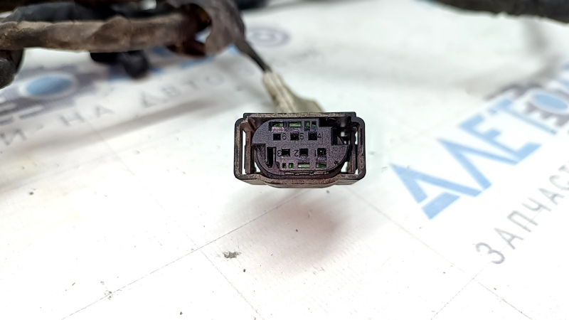 Right electric handbrake and ABS sensor wiring for a Volvo XC60 22-26
