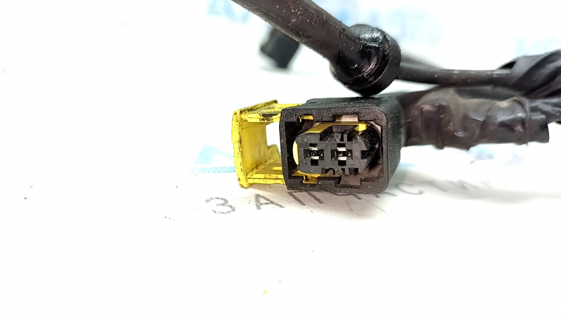Right electric handbrake and ABS sensor wiring for a Volvo XC60 22-26