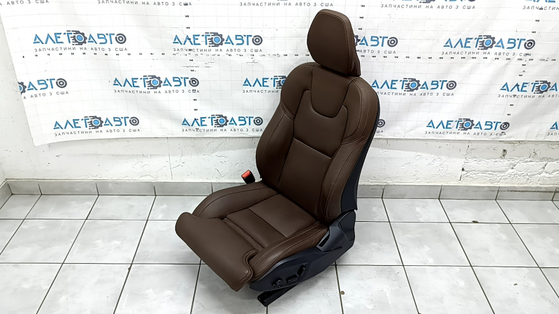 Volvo XC60 22-26 driver's seat with airbag, electric, heated, ventilated, brown Nappa leather with perforation and knee support, wrinkled
