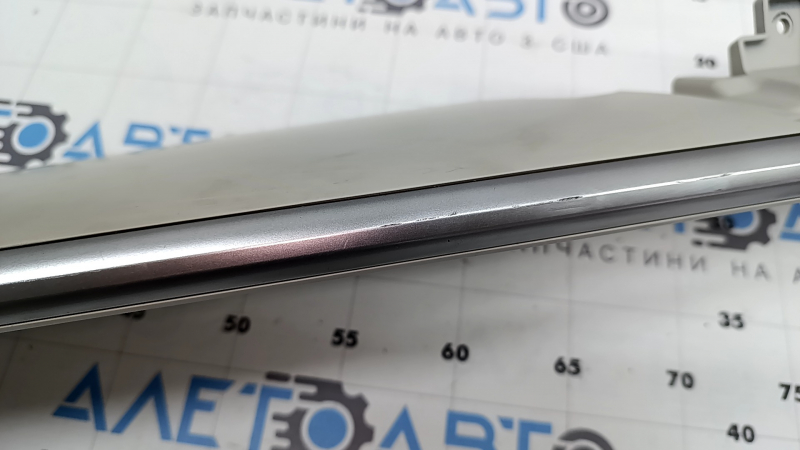 Hyundai Santa Fe 24-26 front panel trim, gray with chrome, worn chrome