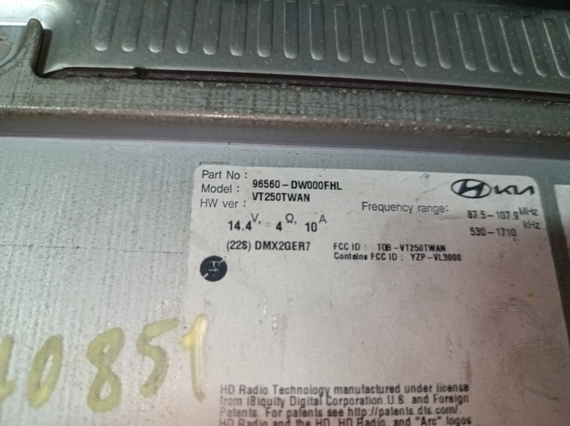Kia Sportage 23-25 head unit for navigation, covered in soot