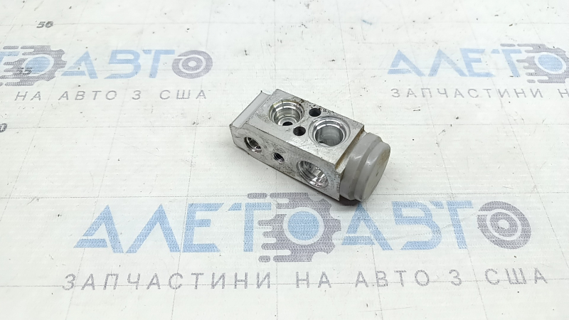 Hyundai Santa FE 24-26 HEV 2.5 Air Conditioning Valve