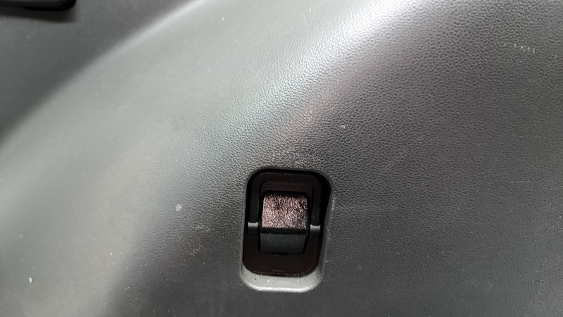 Right wheel arch trim Hyundai Santa Fe 24-26, gray, under climate control, scratches, whitened plastic, cracked