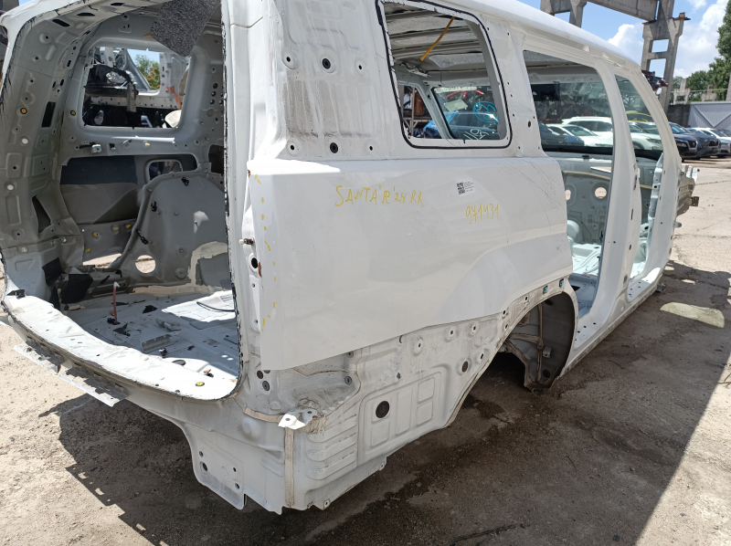 Quarter wing rear right Hyundai Santa Fe 24-26 on the body, white, dented