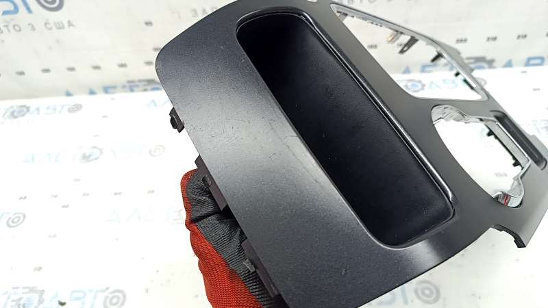 Ford Fusion mk5 17-20 plug-in center console trim, scratches