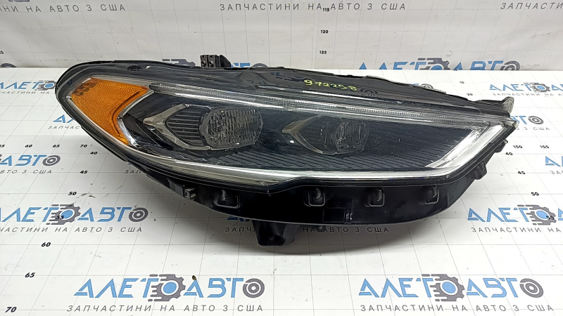Right front headlight assembly for Ford Fusion mk5 17-20 LED, with DRL, polishable, chipped
