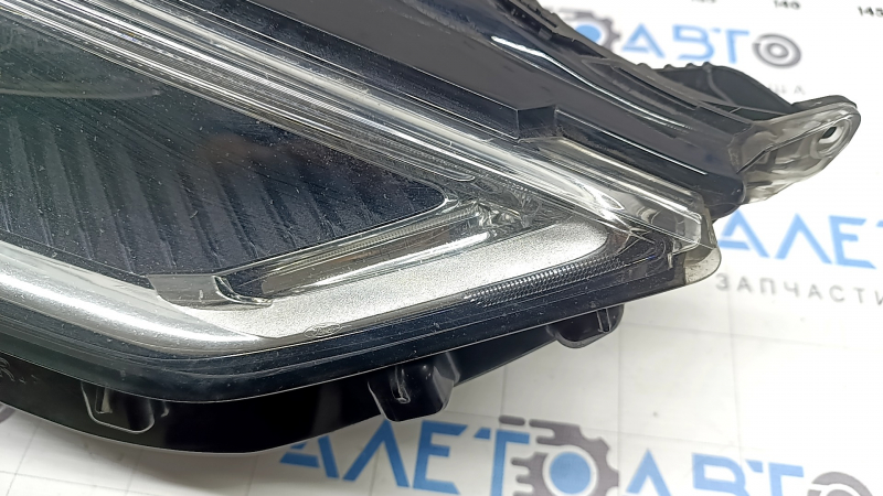 Right front headlight assembly for Ford Fusion mk5 17-20 LED, with DRL, polishable, chipped