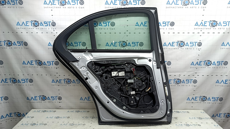 Mercedes W213 E 17-23 keyless rear left door assembly, silver 775, scratched