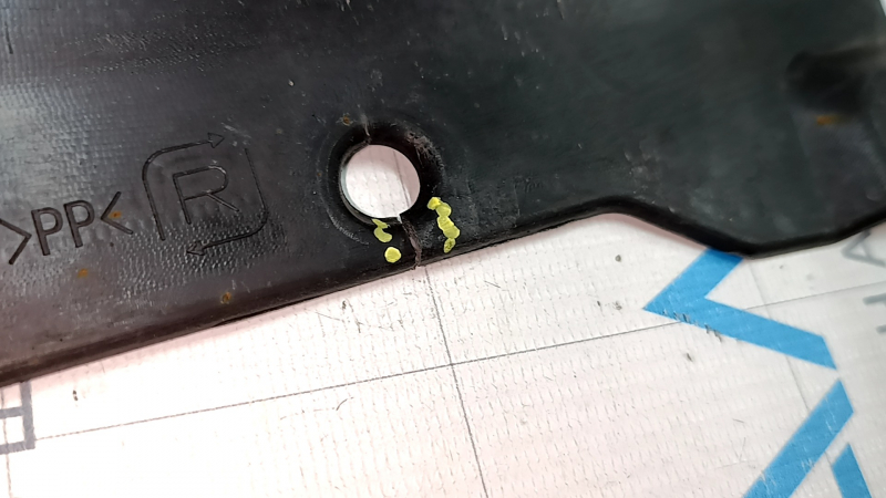 Subaru Forester 25-26 rear bumper, graphite, scratches, cracks, cracks in the fasteners