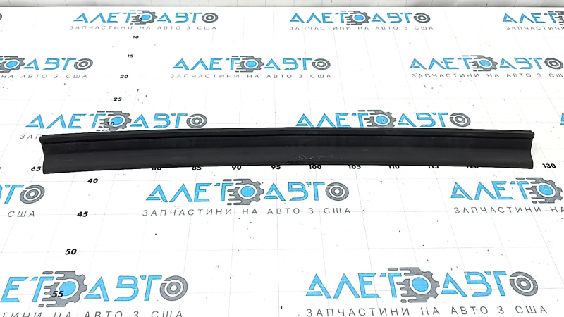 Subaru Forester 25-26 rear left door seal, lower, large