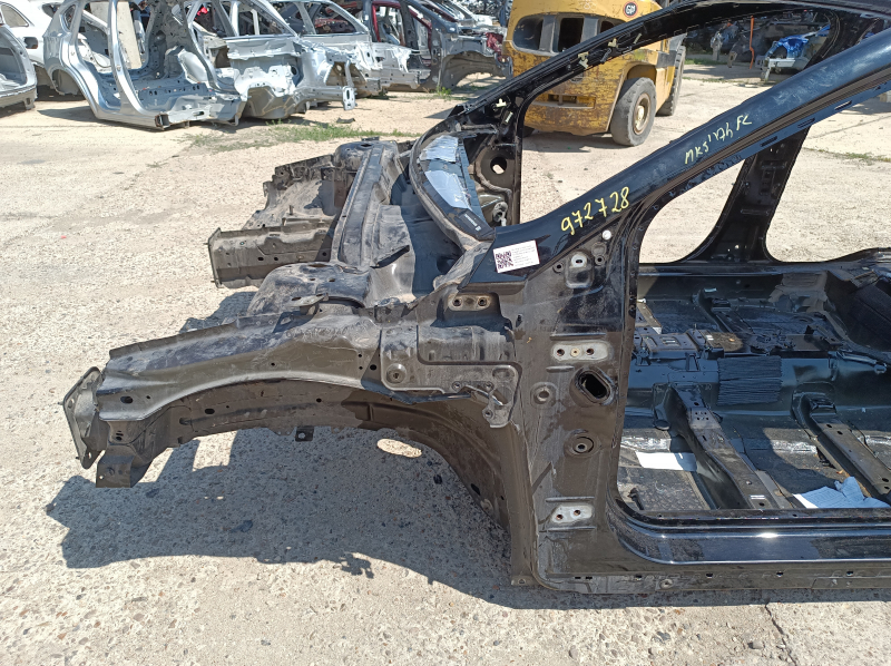 Ford Fusion mk5 13-20 front left quarter panel plug-in body, black, with charging port bracket