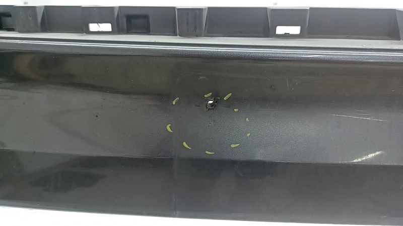 Front bumper, bare, Toyota Highlander 20-26, without parking sensors, graphite, scratches, tear, missing fragment, broken mount, non-factory holes