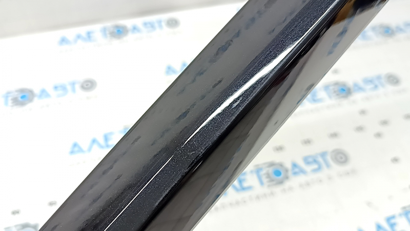 Subaru Forester 25-26 trunk door molding scratches