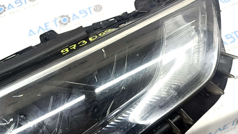 Toyota Highlander 21-26 LED front right headlight, without DRL, dark, polished, scratches
