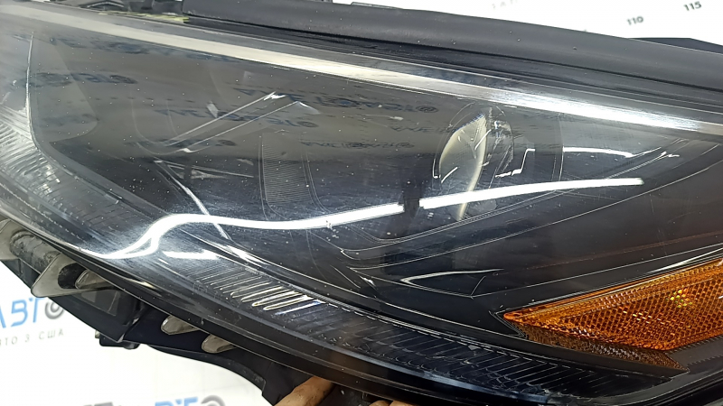 Left front headlight for Toyota Highlander 21-26 LED, without DRL, dark, for flooding, worn