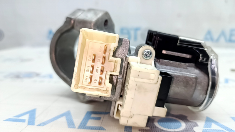 Ignition switch for Subaru Forester 25-26 automatic transmission with contact group, immobilizer and 4-button keys