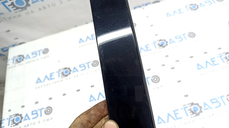 Toyota Highlander 20-26 rear right side door trim, scratches