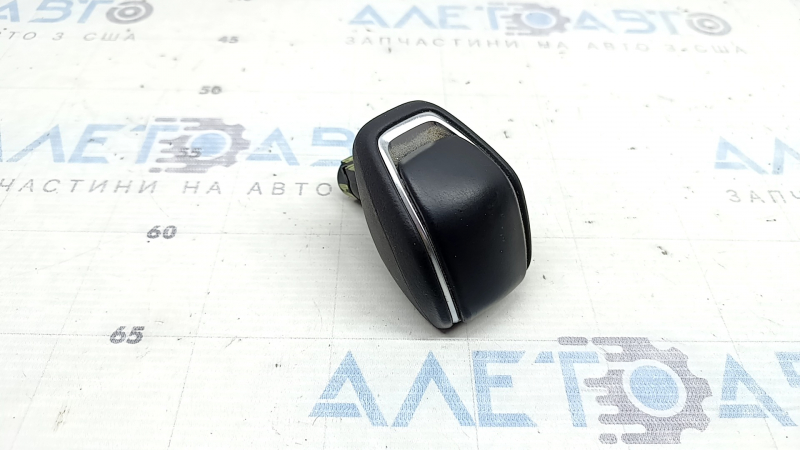 Toyota Highlander 20-26 black leather gear knob, scratches, worn
