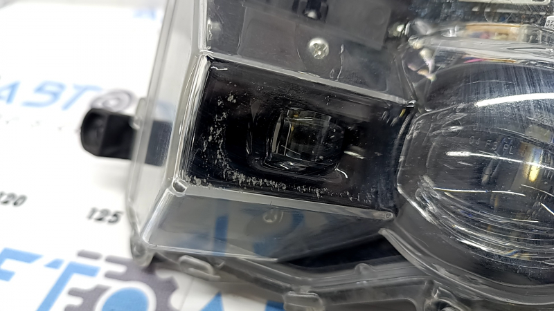 Left fog light for Lexus UX200 UX250h with 19-22 scratches