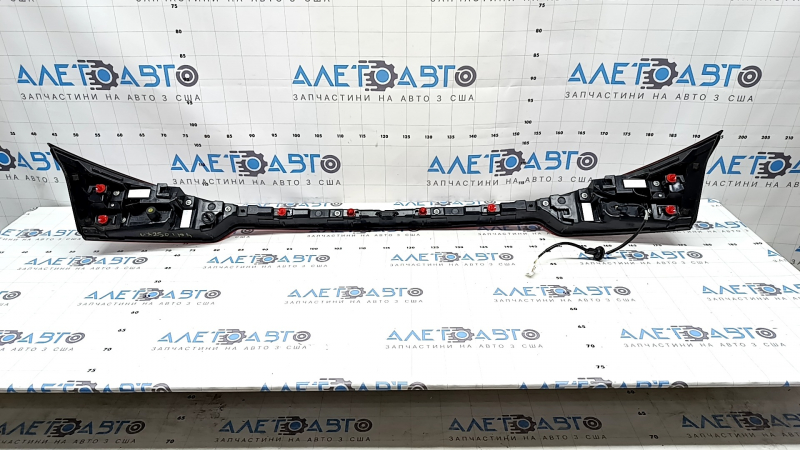 The inner lamp of the trunk lid of the central Lexus UX200 UX250h 19-22 without Luxury, scratches, break