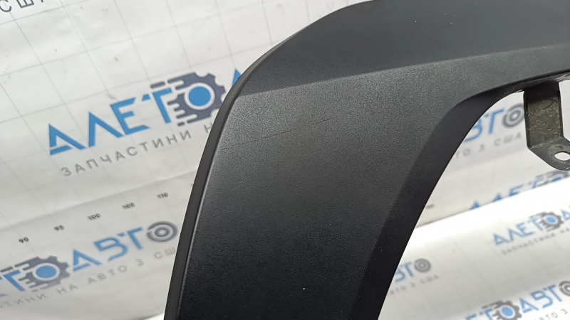 Front right fender arch trim for Lexus UX 19-26: structure, scratches, broken mount
