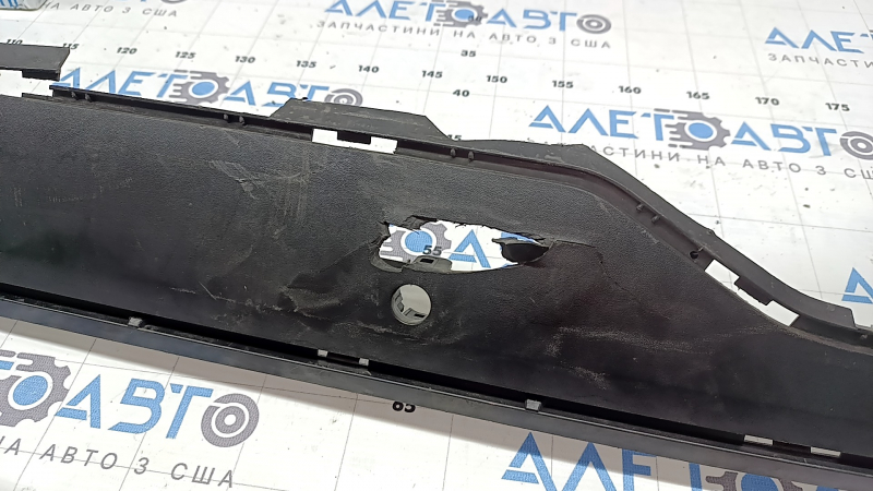 Kia Sorento 21-24 HEV rear bumper lip, PHEV structure for parking sensors without Park Assist, cracks, tears, missing fragments, scratches, deformed