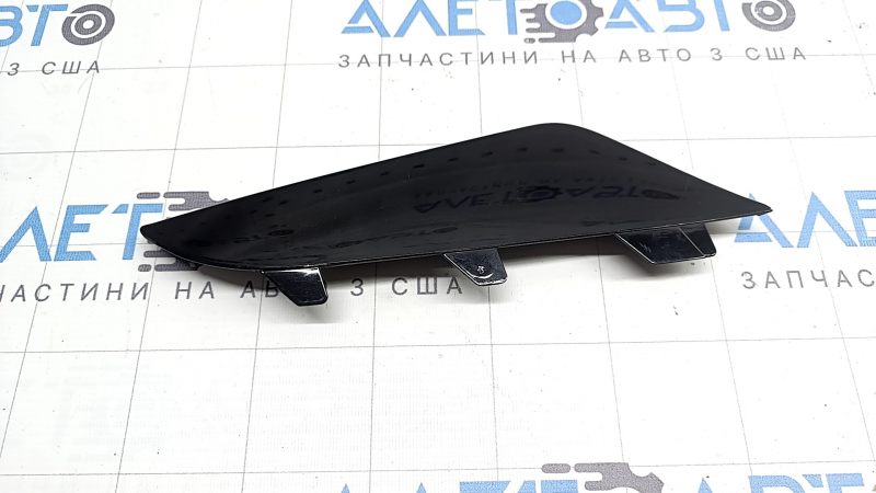 Left rear bumper cover for Kia Sorento 21-26 HEV, PHEV, cracks in the fasteners