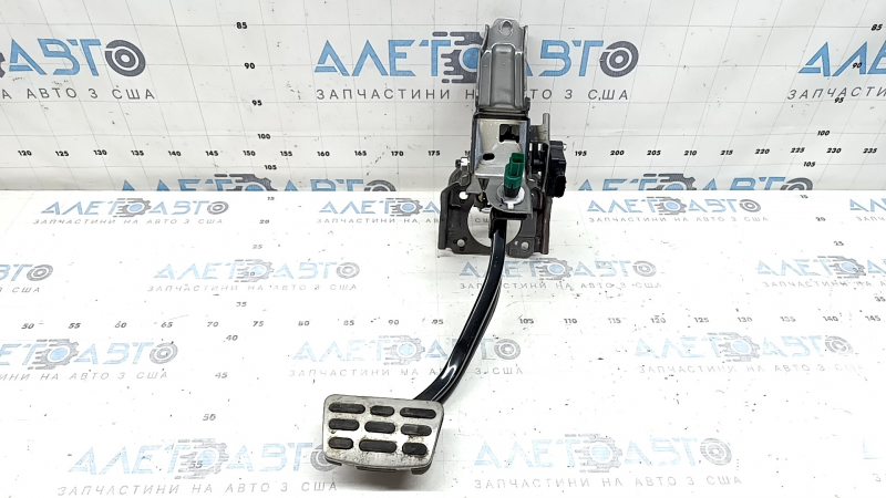 Kia Sorento 2021-2026 brake pedal with chrome trim
