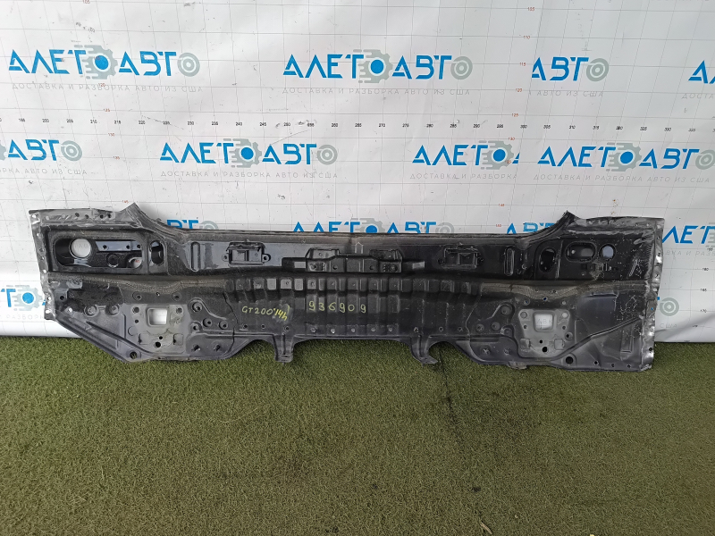 The rear panel of the Lexus CT200h 11-17 was sawed off, black.