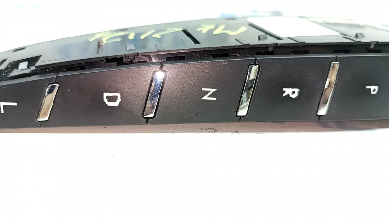 Lincoln MKZ 17-20 Hybrid Shifter Buttons, Worn Buttons