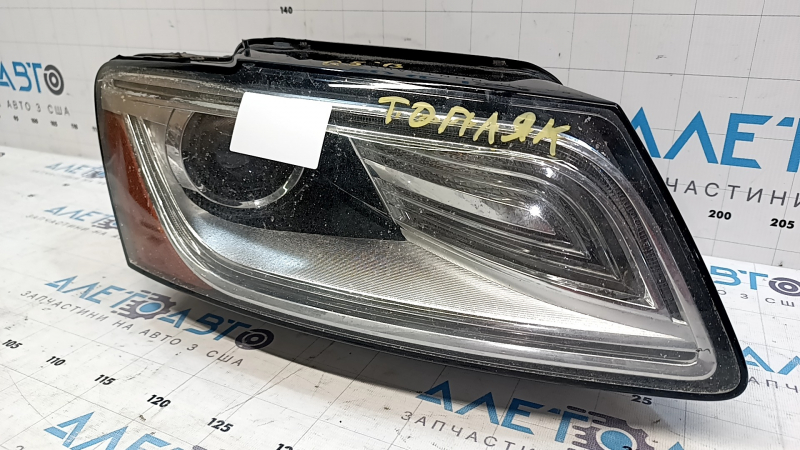 Audi Q5 8R 13-17 xenon front right headlight, water damage, broken guide and mount